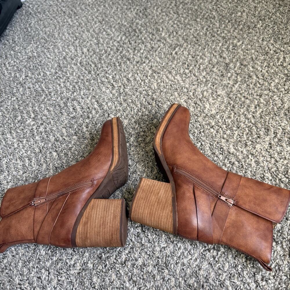 Korks Marci II Block Heel Boots Booties Brown Size 11 M Chunky Mid Calf New - Picture 4 of 8